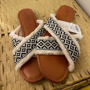 Universal Threads Sandals